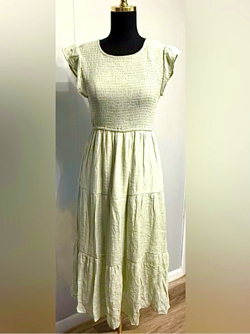 #13) NWOT Elegant Super Light Green Midi Dress (Last photo is true color)